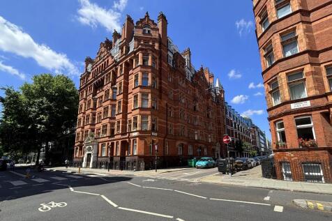 Torrington Place, Bloomsbury, London... 4 bed apartment for sale