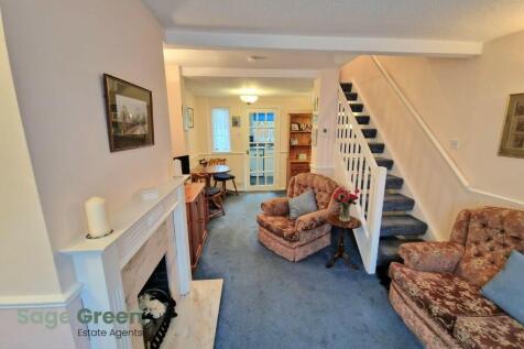 2 bedroom semi-detached house for sale