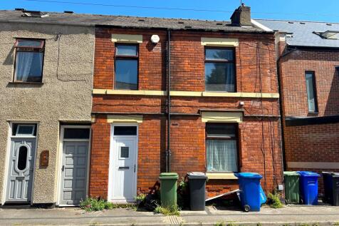 Chesterfield S40 4 bed end of terrace house for sale