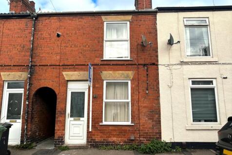 Chesterfield S41 2 bed terraced house for sale