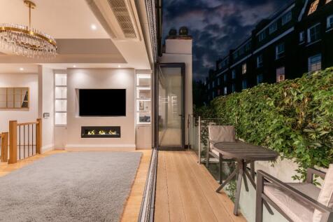 3 bedroom mews property for sale