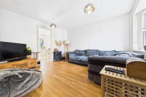 Woodfield Way, Theale, Reading... 3 bed semi