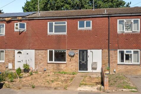 Hearsey Gardens, Camberley GU17 3 bed terraced house for sale