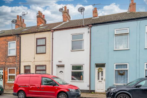 Low Street, Swinefleet DN14 1 bed terraced house for sale