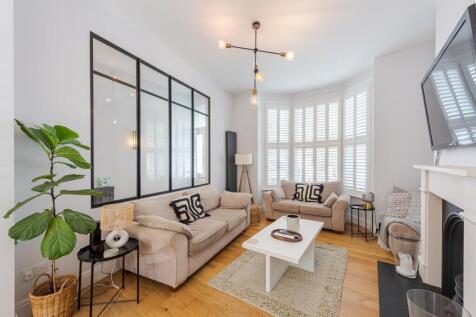 4 bedroom terraced house for sale