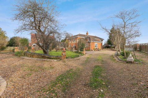 Middlefield Lane, Henlow SG16 5 bed detached house for sale