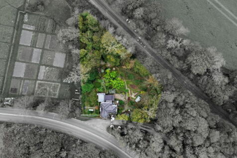 Ffordd Caergybi, Llanfairpwllgwyngyll... 3 bed detached house for sale