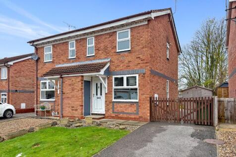 2 bedroom semi-detached house for sale