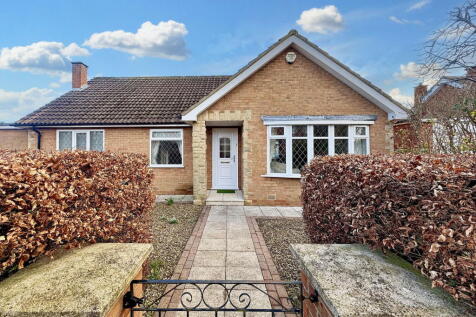 4 bedroom detached bungalow for sale