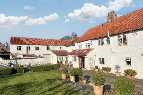 6 bedroom house for sale