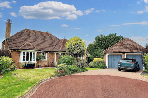 3 bedroom detached bungalow for sale