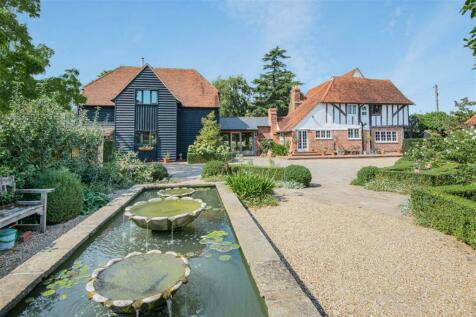 6 bedroom detached house for sale