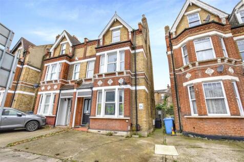 5 bedroom semi-detached house for sale