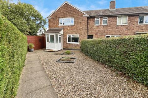 2 bedroom end of terrace house for sale
