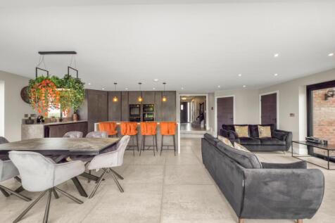 Ladys Walk, Ormskirk L40 5 bed detached house for sale