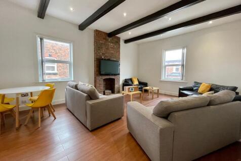 Wigan Road, Ormskirk L39 8 bed flat for sale