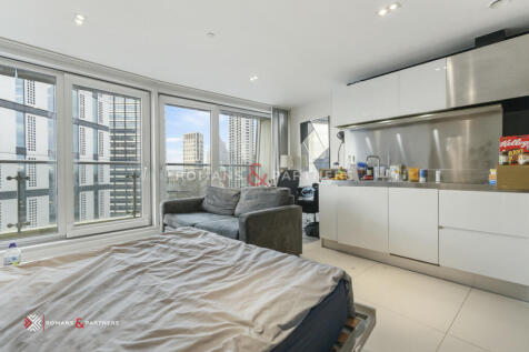 Studio flat for sale