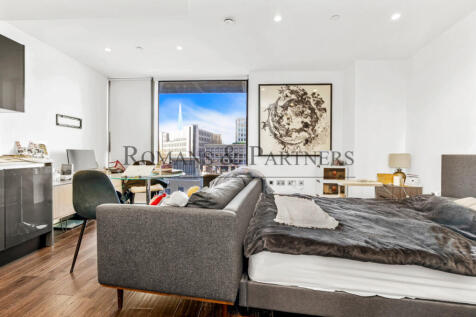 Studio flat for sale