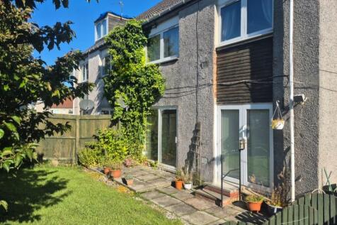 2 bedroom ground floor flat for sale