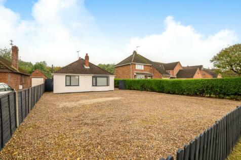 4 bedroom detached bungalow for sale