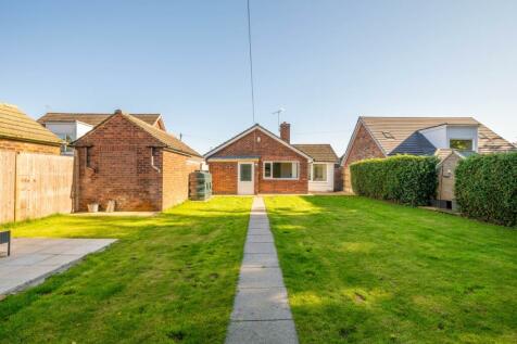 2 bedroom detached bungalow for sale