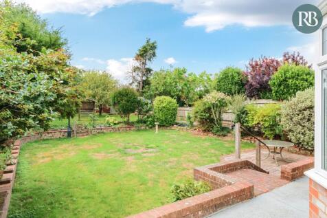 The Green, Southwick BN42 3 bed detached house for sale