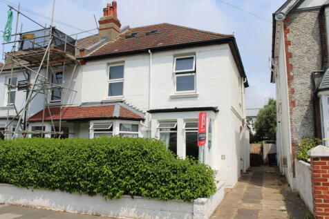 St. Aubyns Road, Brighton BN41 2 bed flat for sale