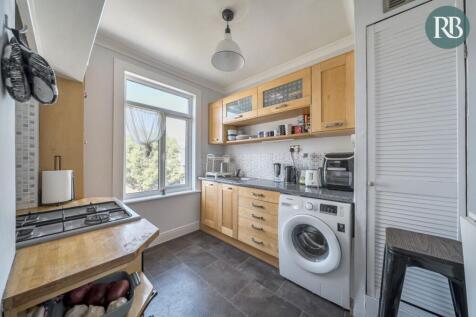 St. Aubyns Road, Brighton BN41 2 bed flat for sale