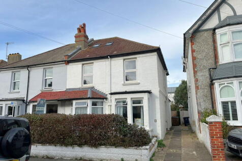 St. Aubyns Road, Brighton BN41 2 bed flat for sale