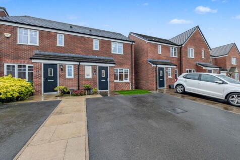 3 bedroom semi-detached house for sale