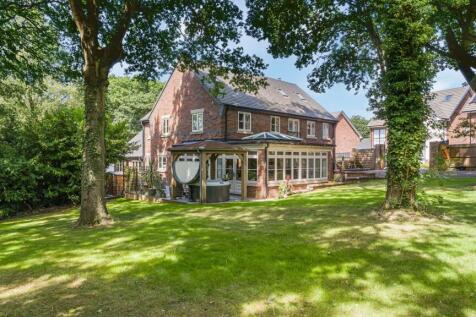 6 bedroom detached house for sale