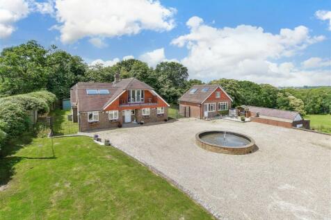 5 bedroom detached house for sale