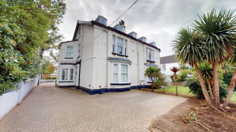 5 bedroom end of terrace house for sale