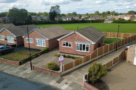 2 bedroom detached bungalow for sale