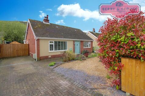 2 bedroom detached bungalow for sale
