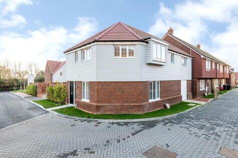 Hoo Farm Way, Minster, Kent. CT12 4JB 2 bed detached house for sale