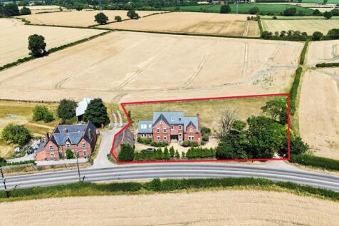 Desford Road, Lubbesthorpe, Leicester 5 bed detached house for sale