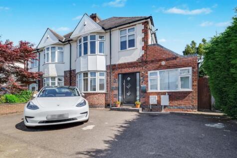 4 bedroom semi-detached house for sale
