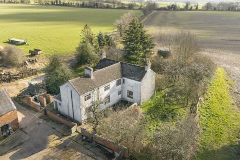 6 bedroom detached house for sale