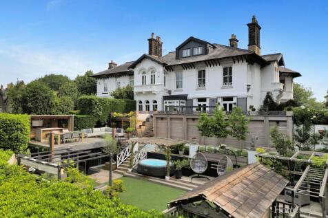 5 bedroom semi-detached house for sale
