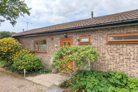 2 bedroom detached bungalow for sale