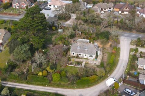 4 bedroom detached bungalow for sale