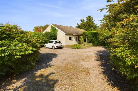 3 bedroom semi-detached bungalow for sale