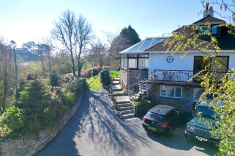 6 bedroom house for sale