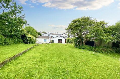 5 bedroom semi-detached house for sale