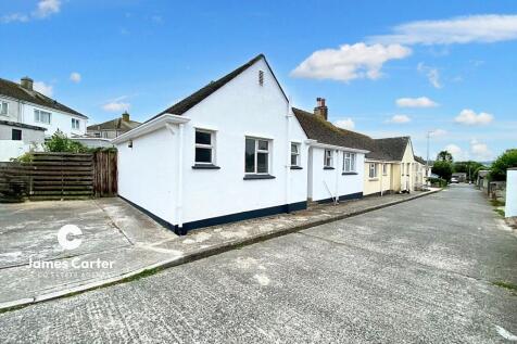 2 bedroom semi-detached bungalow for sale
