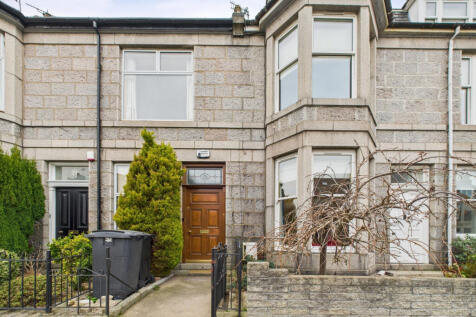 5 bedroom apartment for sale