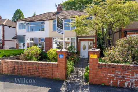 4 bedroom semi-detached house for sale
