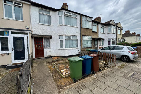 3 bedroom terraced house for sale