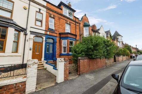 7 bedroom house of multiple occupation for sale